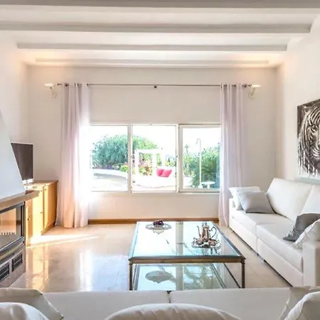 فيلة Gorgeous Near Ibiza Centre *